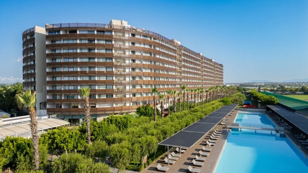 Nirvana Cosmopolitan Hotel